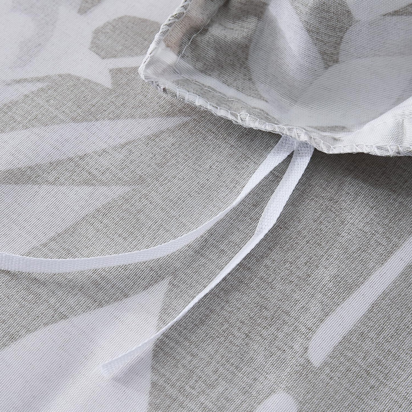 Vaulia Soft Microfiber Floral Duvet Cover King Size, Grey Botanical Print Pattern, Lightweight and Breathable Reversible Design, 3-Piece Set (1 Duvet Cover 2 Pillow Shams)