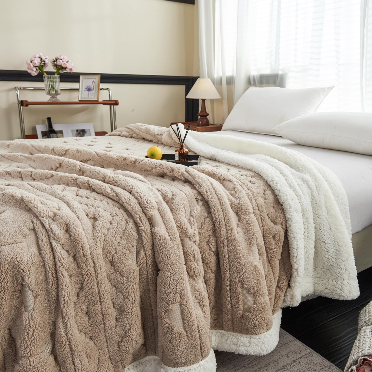 LEVINIS Large Bohemian Bed Blankets 80'' × 90'', Ultra Soft Aztec Blankets for All Season, Cozy Plush Bohemian Throw Blanket for Bed/Couch/Sofa/Office/Camping, Camel