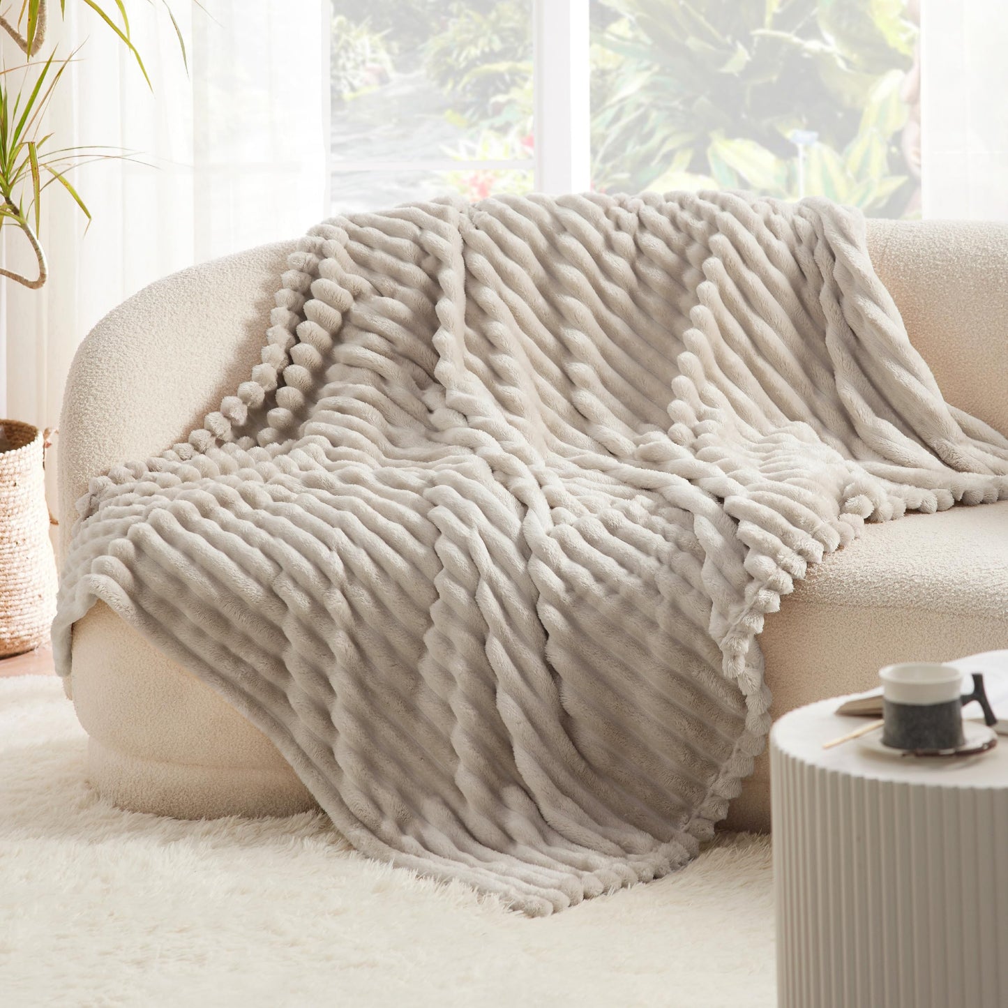 Bedsure Linen Fleece Blanket & Throw Pillow Covers Line