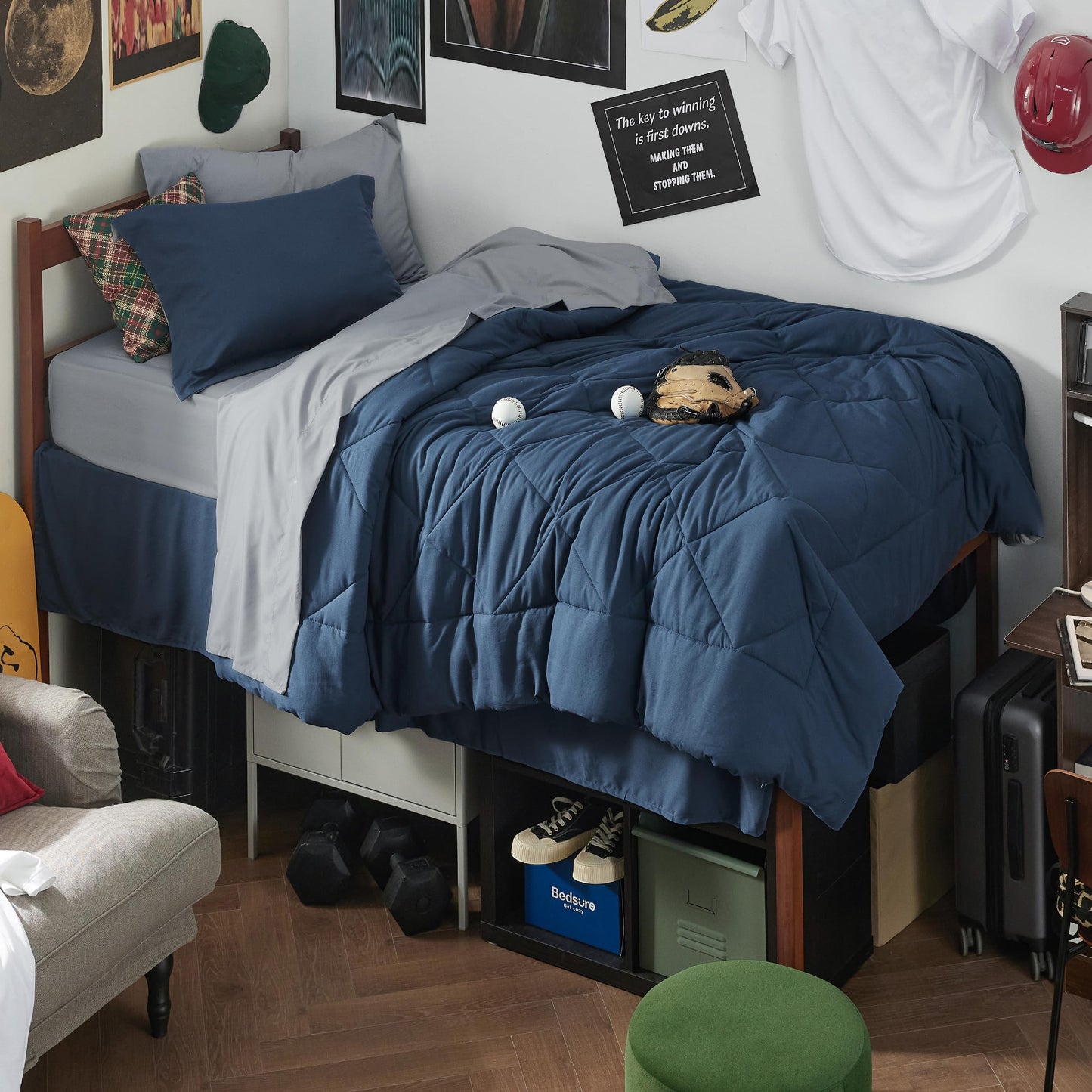 Bedsure Twin XL Comforter - 5 Pieces Reversible Blue Bed in a Bag, Twin XL Bedding Comforter Set College Dorm Essentials for Guys with 1 Flat Sheet, 1 Fitted Sheet, 1 Pillowcase and 1 Pillow Sham
