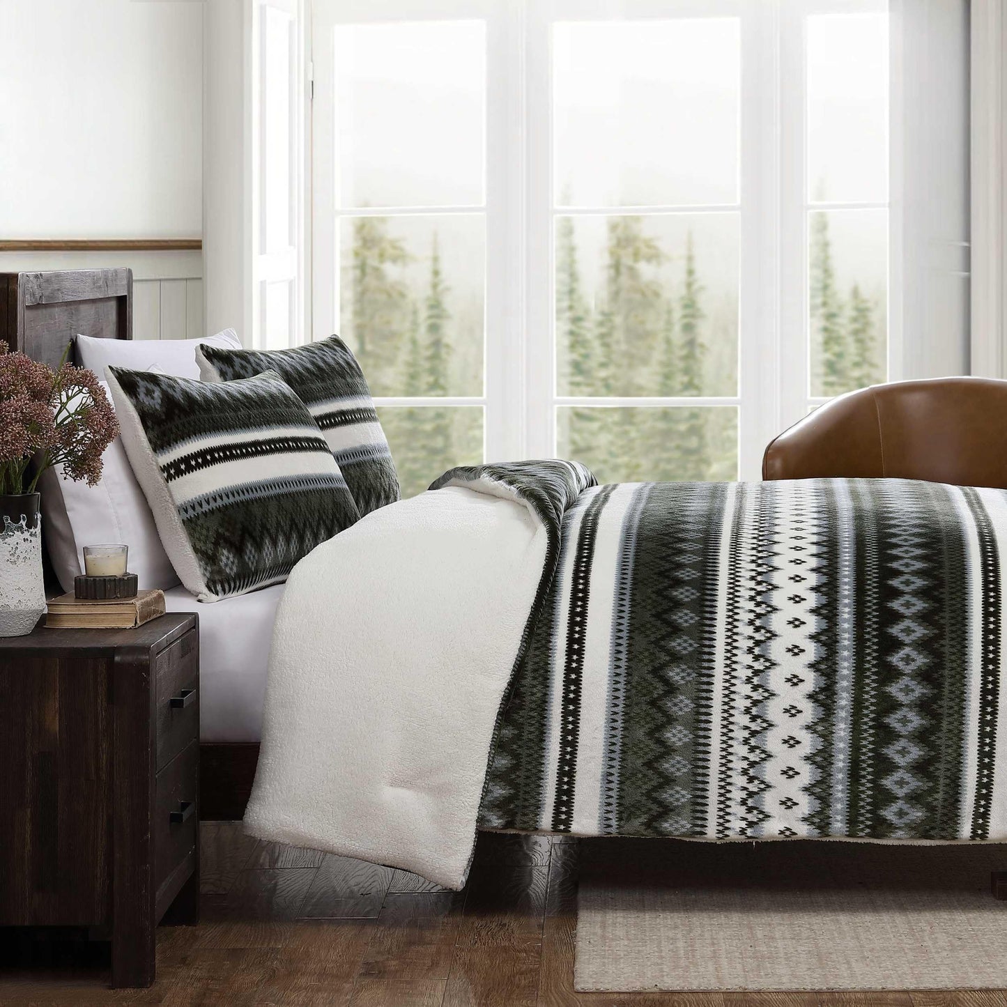 Eddie Bauer - Full/Queen Comforter Set, Reversible Plush Bedding with Matching Shams, Super Soft Luxurious Bedding Set, Oeko-Tex Certified (Shelton Fair Isle Green, Full/Queen)