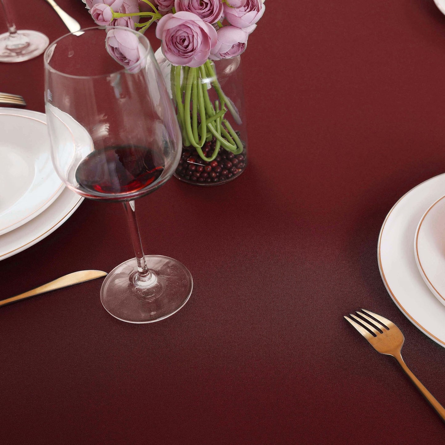 FOLINS&HOME Burgundy Rectangle Tablecloth - 60 x 84 Inch Rust Red Wrinkle Free Waterproof Polyester Table Cloths, Spillproof Heavy Duty and Washable Table Cover for Party, Banquet, Oblong/Rectangular