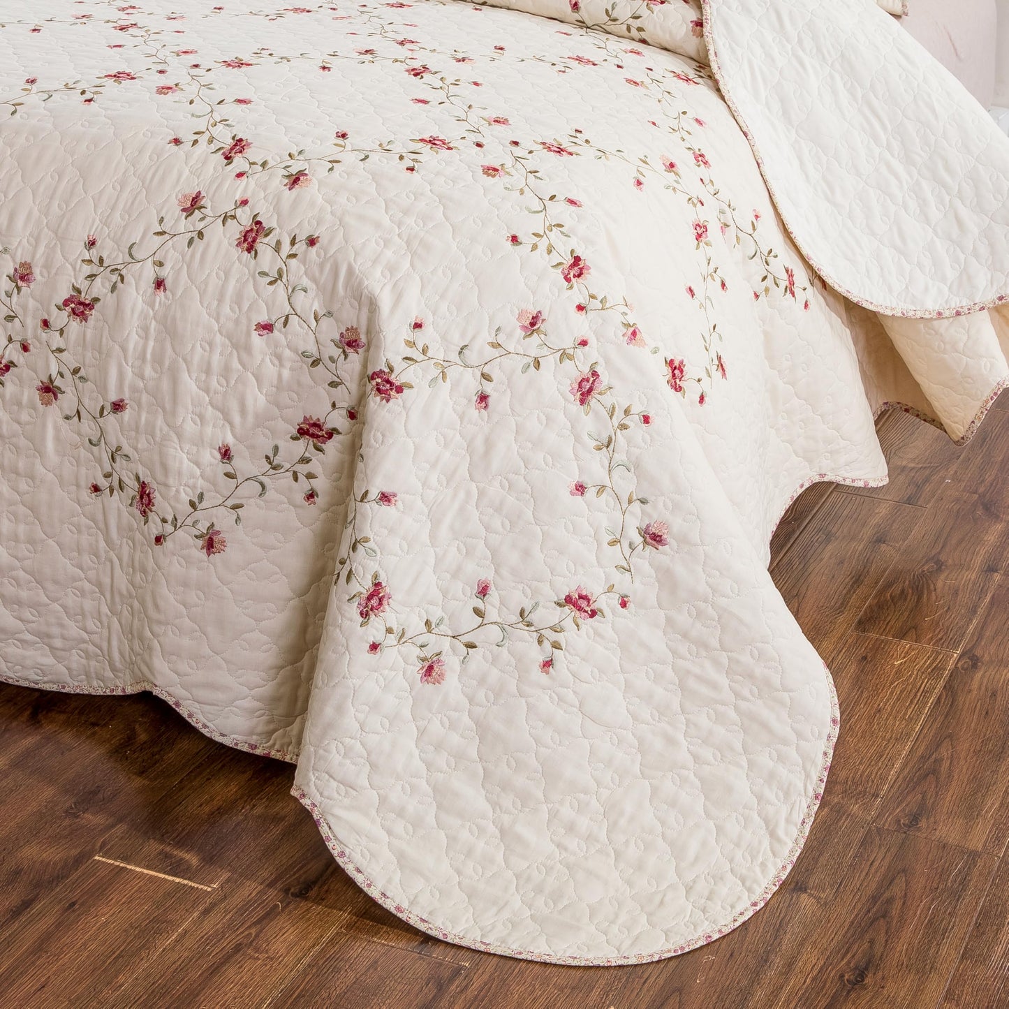 Quilt Set Floral Leaves 3D Embroidery Pattern 3 PCS Cotton Reversible Quilted Embroidered Decorative Bedspreads Coverlet Set, Lightweight &Soft Queen Size Beige Bedding Coverlet for All Season