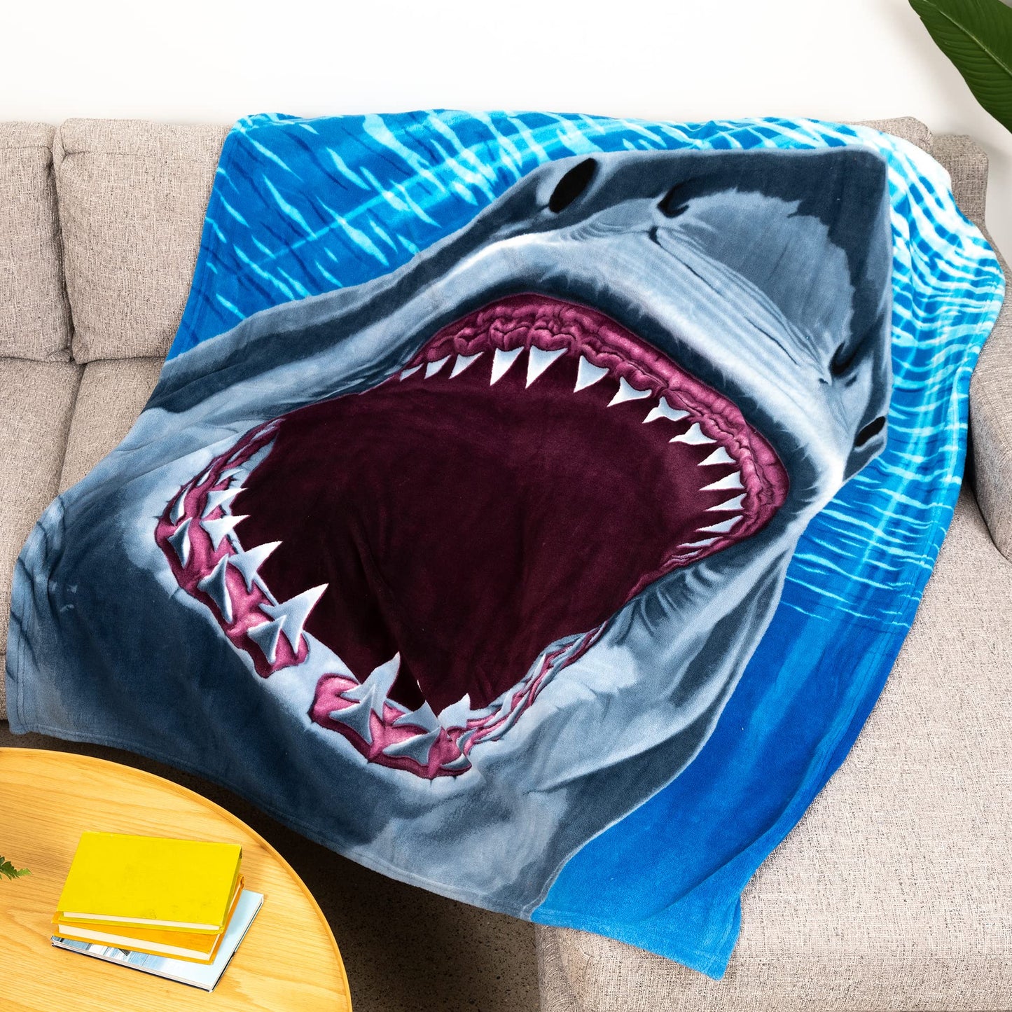 Dawhud Direct White Shark Fleece Blanket for Bed 75x90 Inches Jaws Fleece Throw Blanket for Boys, Men, Unisex and Kids Super Soft Plush Shark Blanket Throw Ocean Fleece Blanket - King Size Blanket
