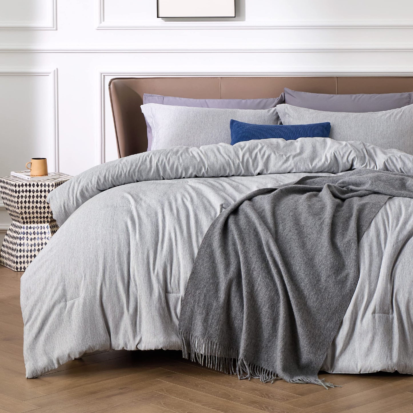 Bedsure Grey Queen Comforter Set - Soft Bedding for All Seasons, Cationic Dyed Bed Set, 3 Pieces, 1 Queen Size Comforter (90"x90") and 2 Pillow Shams (20"x26"+2")