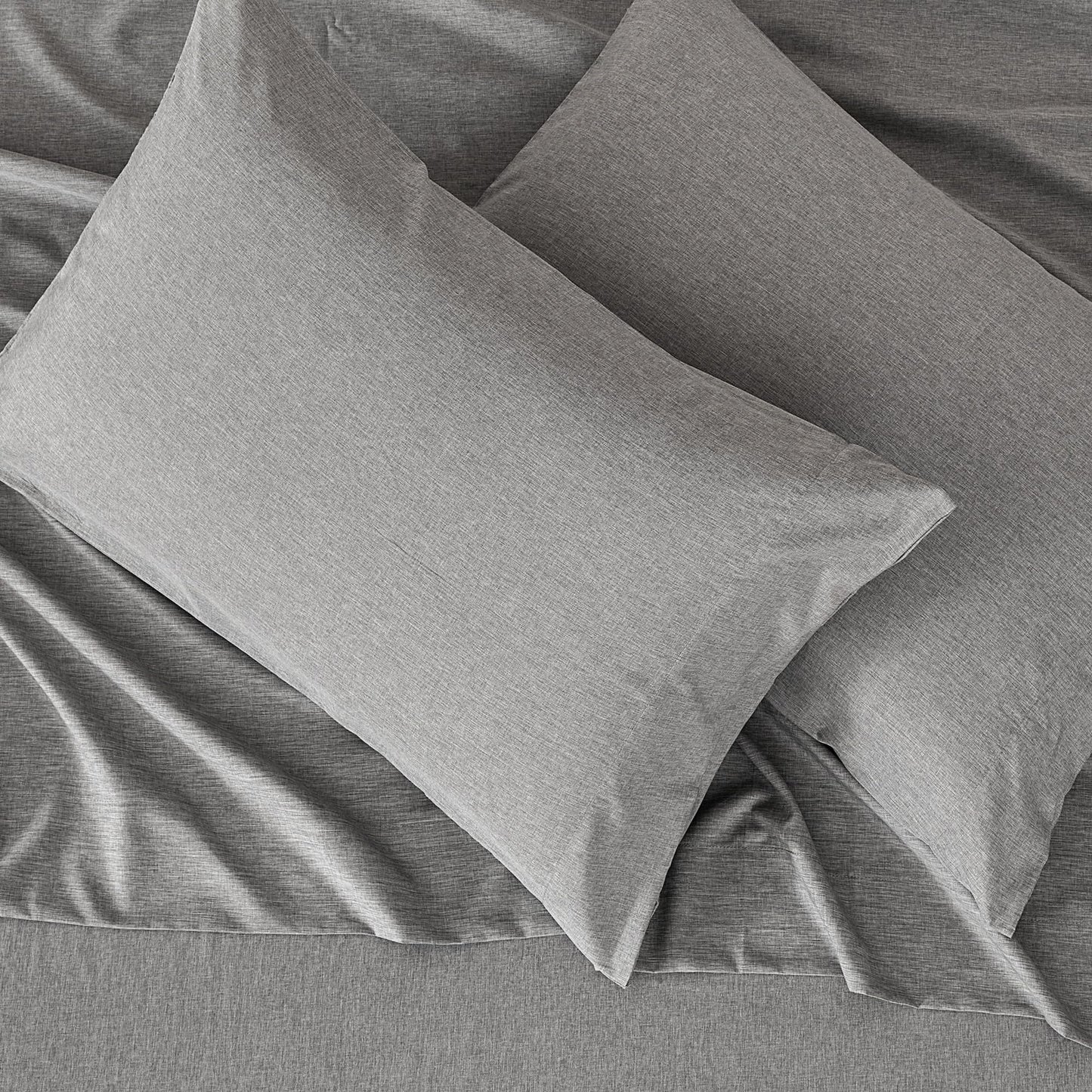 Amazon Basics Sheet Set Cationic 4-Piece Bedding Set, Wrinkle Free and Easy Fit, Easy Care Bedding with 1 Deep Pocket Fitted Sheet, 1 Flat Sheet, and 2 Pillowcases, King, Gray