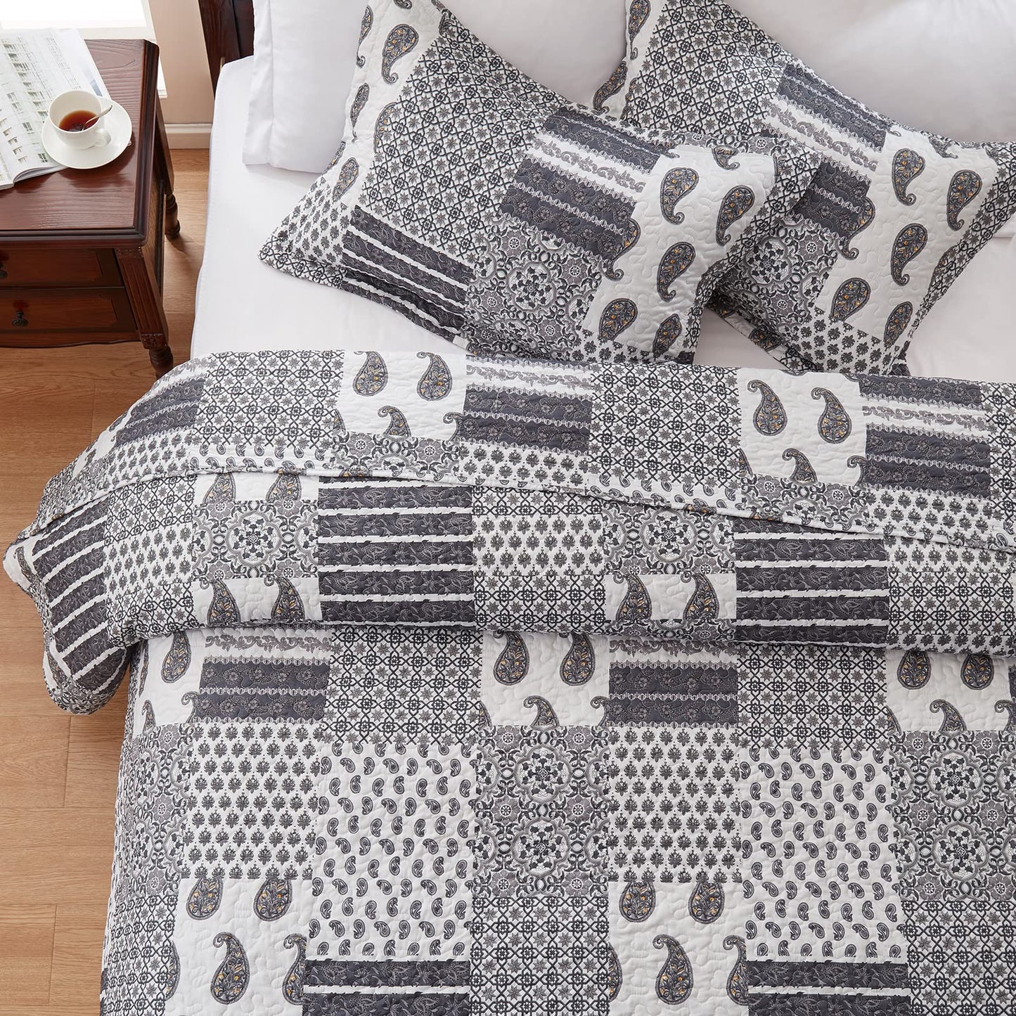 LEAONME Quilt Set King Size 3 Piece Bedspread Coverlet Lightweight Comforter Microfiber Reversible Bedding Set for All Season Oversized 98x106 Inch Bed Cover Paisley Gray (1 Quilt, 2 Pillow Shams)