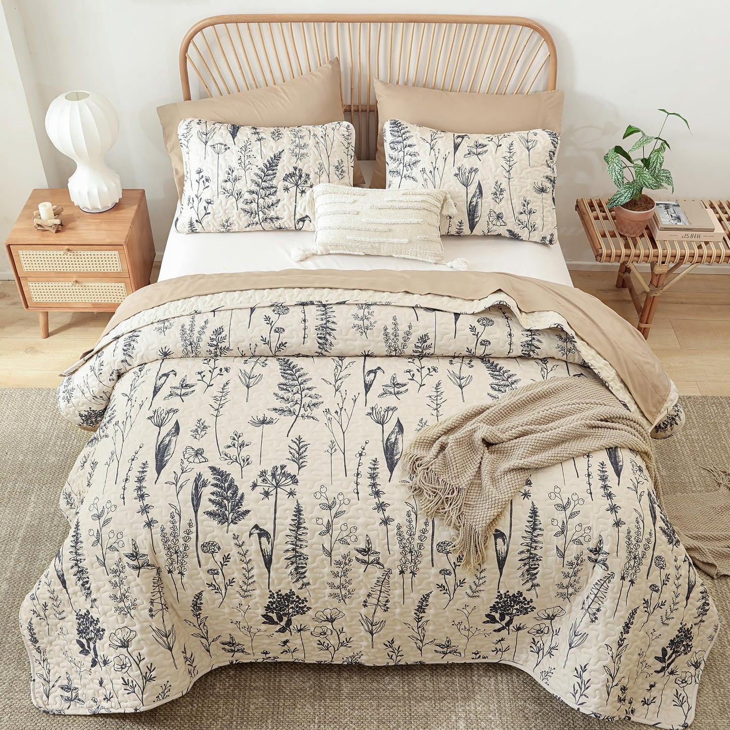 JANZAA Quilts Queen Size Beige Quilt Botanical with Floral Pattern Microfiber Bedspreads Queen Size 3 Pieces Lightweight Comforter Reversible Bedding Set, 1 Quilt 90x90 inches, 2 Pillowcases