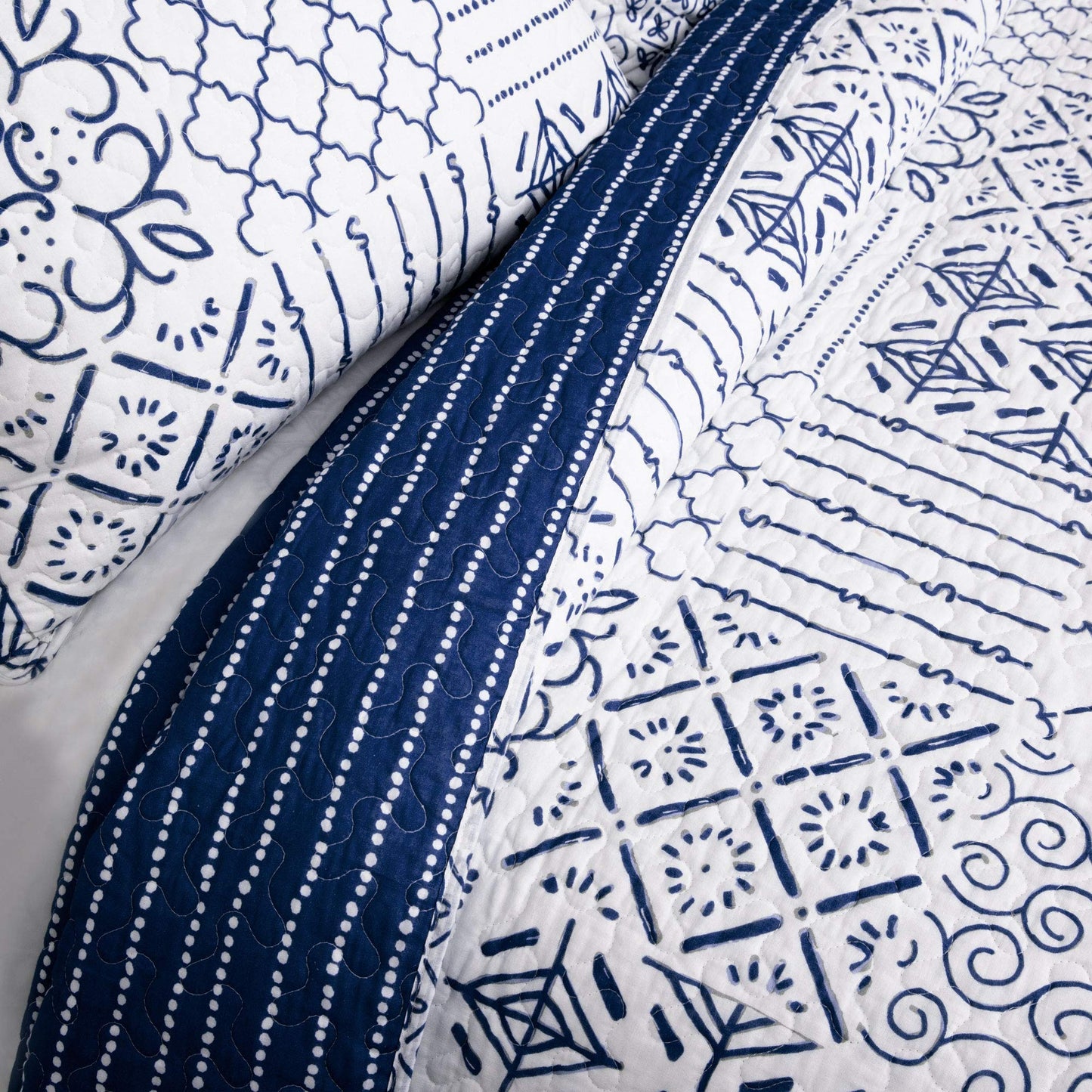 Lush Decor Monique 3 Piece Reversible Print Pattern Blue Quilt Set - Full Queen