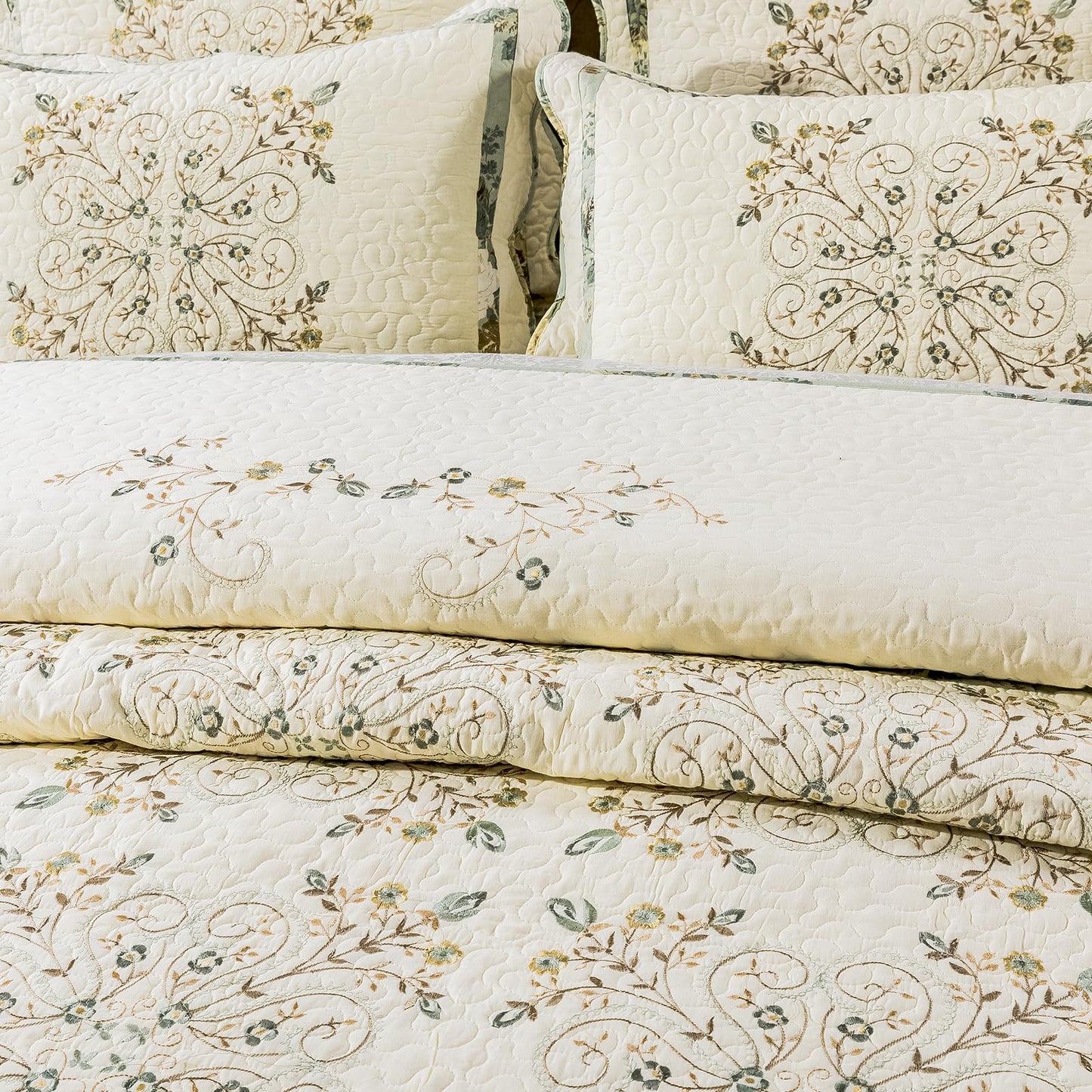 ROOMLIFE Quilt Set Full/Queen Size 3D Floral Embroidery Pattern 3-Piece Cotton Reversible Quilted Embroidered Decorative Bedspreads Coverlet Bedding Set, Lightweight &Soft, All Season(90" X 98")