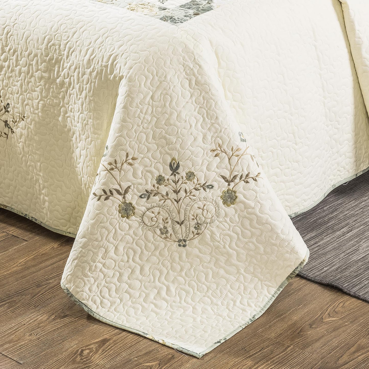 ROOMLIFE Quilt Set Full/Queen Size 3D Floral Embroidery Pattern 3-Piece Cotton Reversible Quilted Embroidered Decorative Bedspreads Coverlet Bedding Set, Lightweight &Soft, All Season(90" X 98")