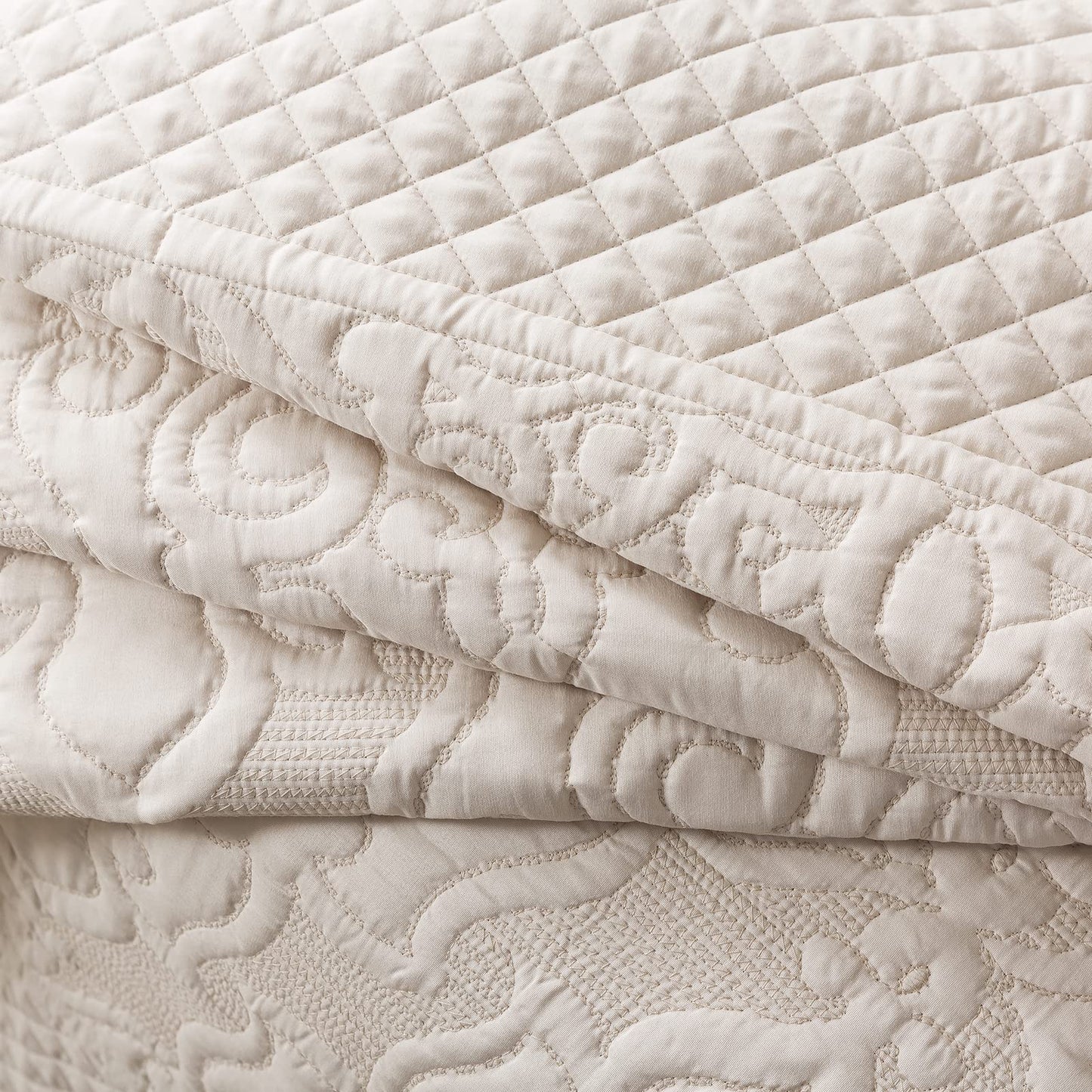 NEWLAKE Quilt Bedspread Set, Beige Jacquard Embossed Floral Pattern Reversible Embroidered Microfiber Coverlet Sets, Queen Size