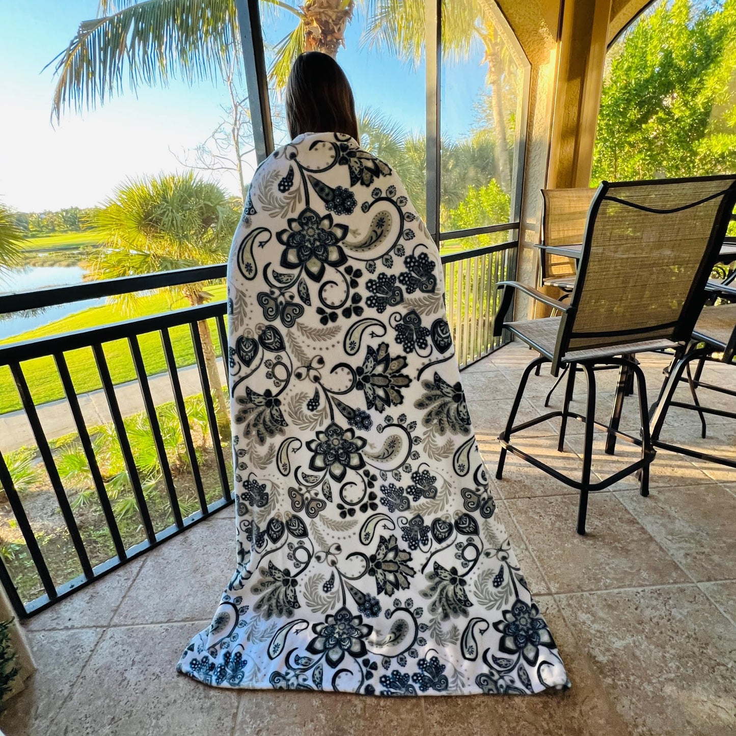 Serafina Home Throw Blanket: Velvety Soft, Durable Fleece Accent for Bed or Couch (Navy Damask and Paisley, 50 x 70 inches)