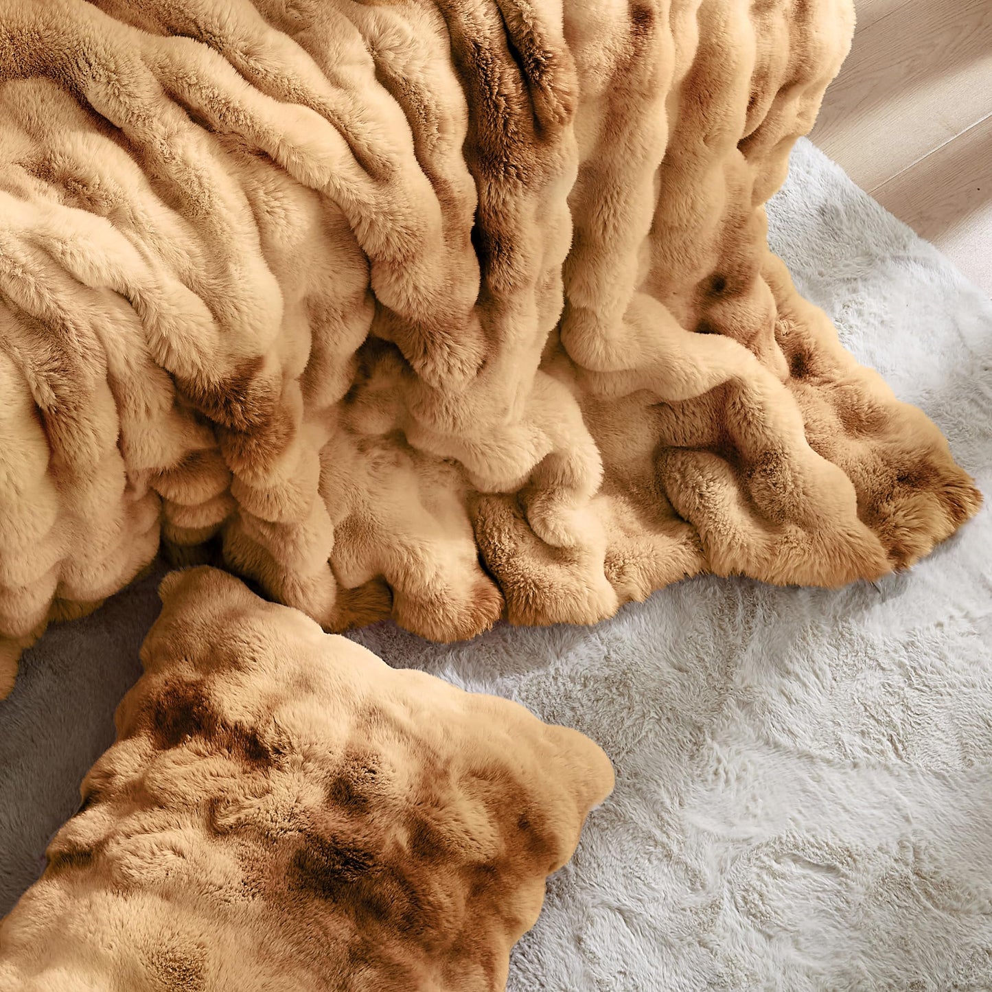 Wonderful 3 Pieces Fluffy Faux Rabbit Fur Bubble Comforter Set King Size, Tie-Dyeing Caramel Plush Fuzzy Bedding Set, Warm Soft Bubble Comforter Bedding Set for Winter