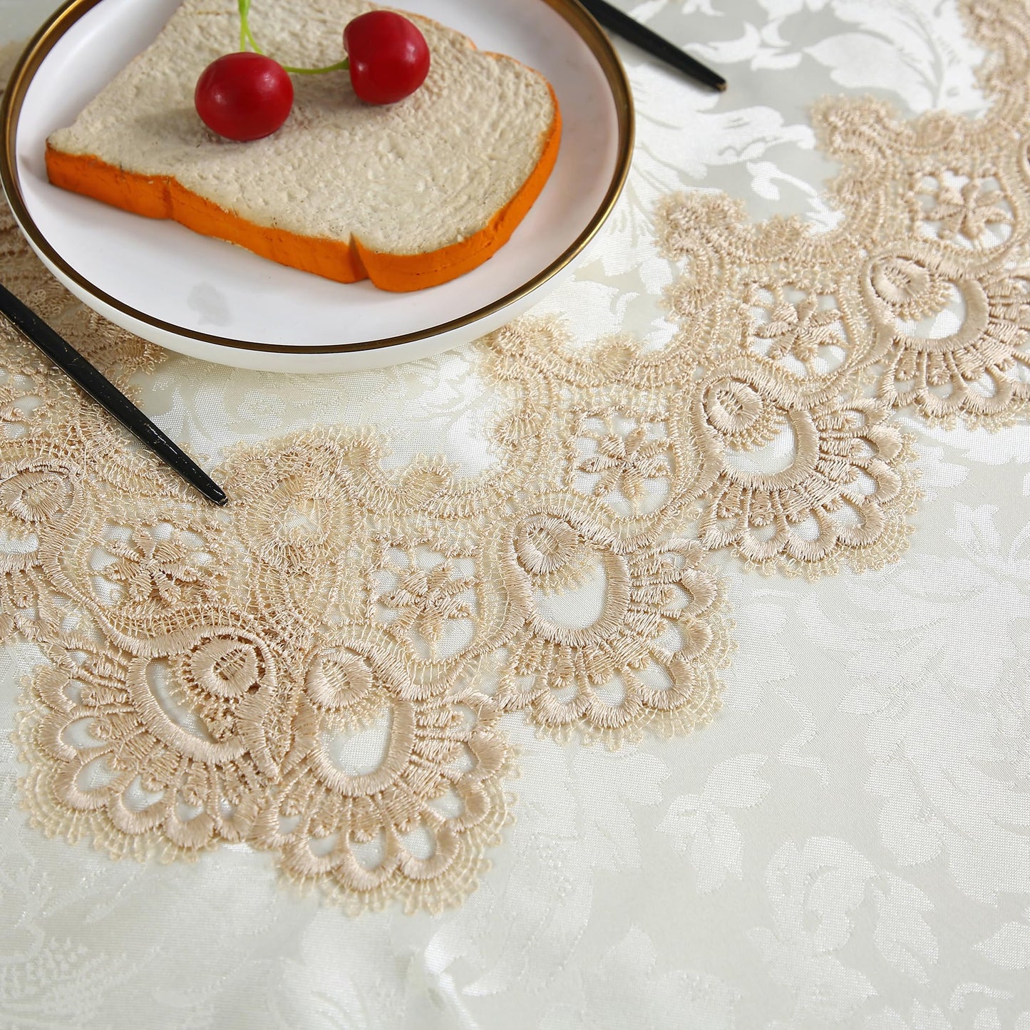 ZHUIDUSI Lace Tablecloth Farmhouse Square Picnic Table Cover Spring Antique Flower Decor Macrame Brown Outdoor Table Cloth for Outdoor Coffee Rustic Kitchen Party Birthday Picnic