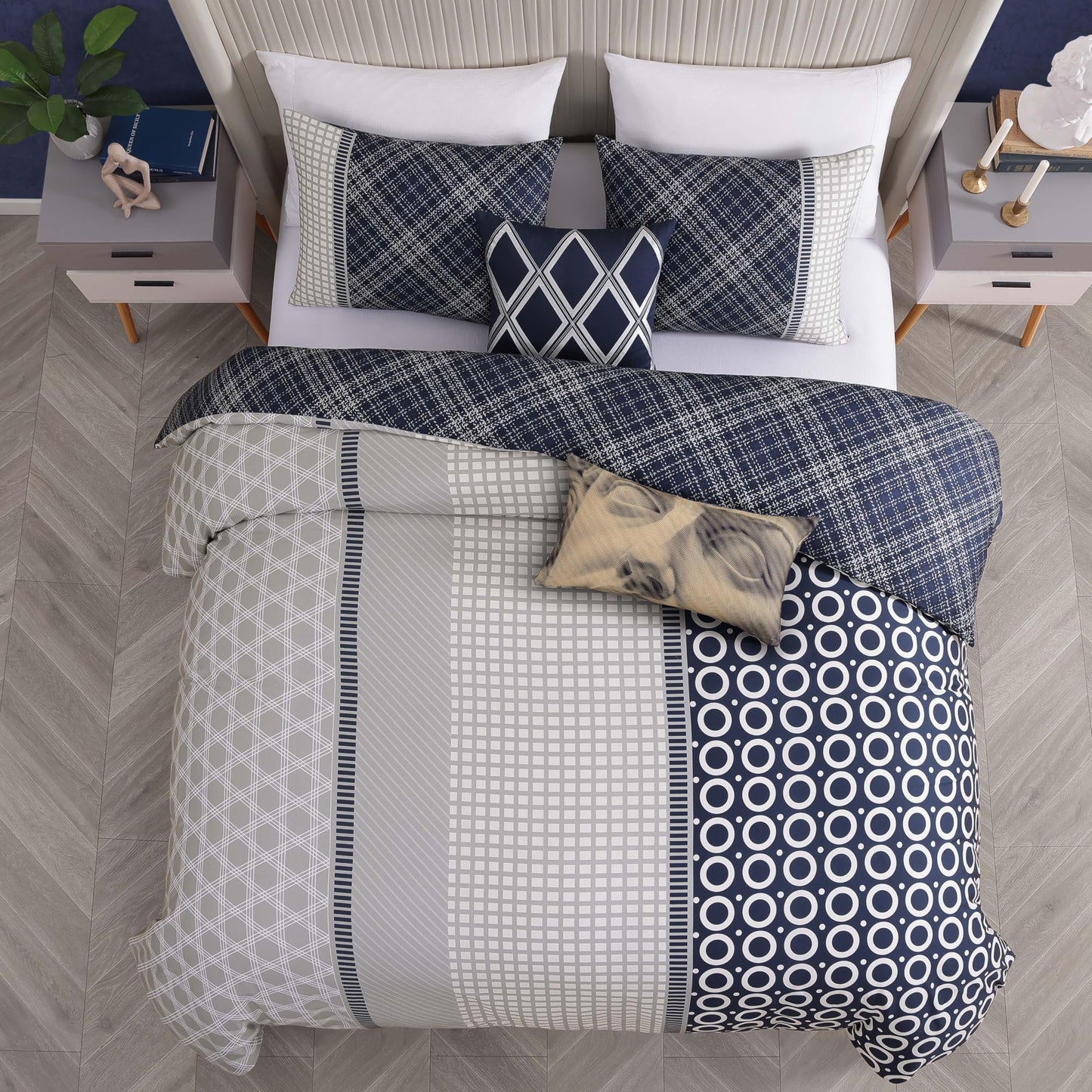 Bebejan Vertigeo 5 Piece Comforter Set, 100% Cotton Sateen, 220 Thread Count, Navy Blue, Geometric Reversible Bedding Comforter Set, 1 Comforter, 2 Shams & 2 Pillows (King/Cal King)