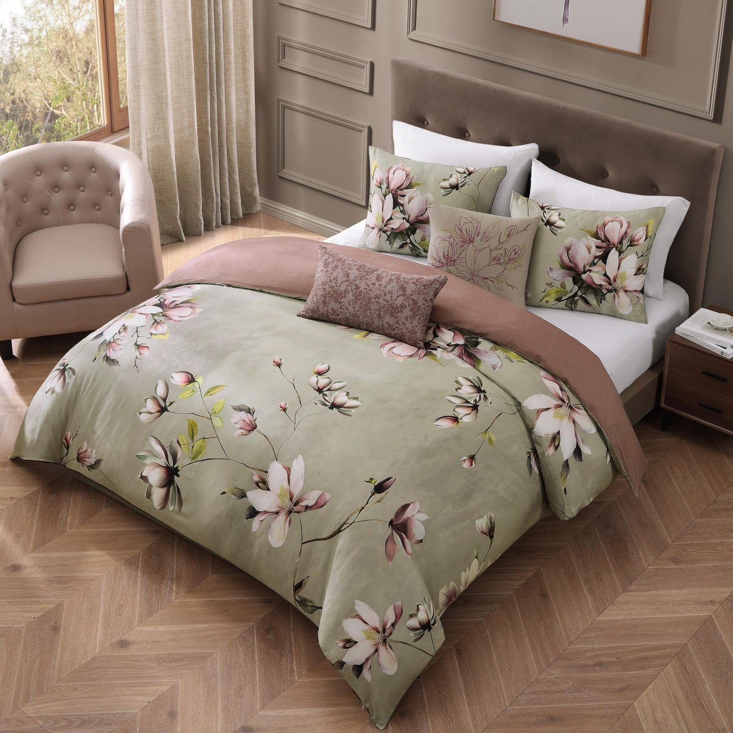 Bebejan Purple Lilies 100% Cotton Sateen 5 Piece Comforter Set, Purple Floral Reversible Bedding Comforter Set, 1 Comforter, 2 Shams & 2 Pillows (King/Cal King)