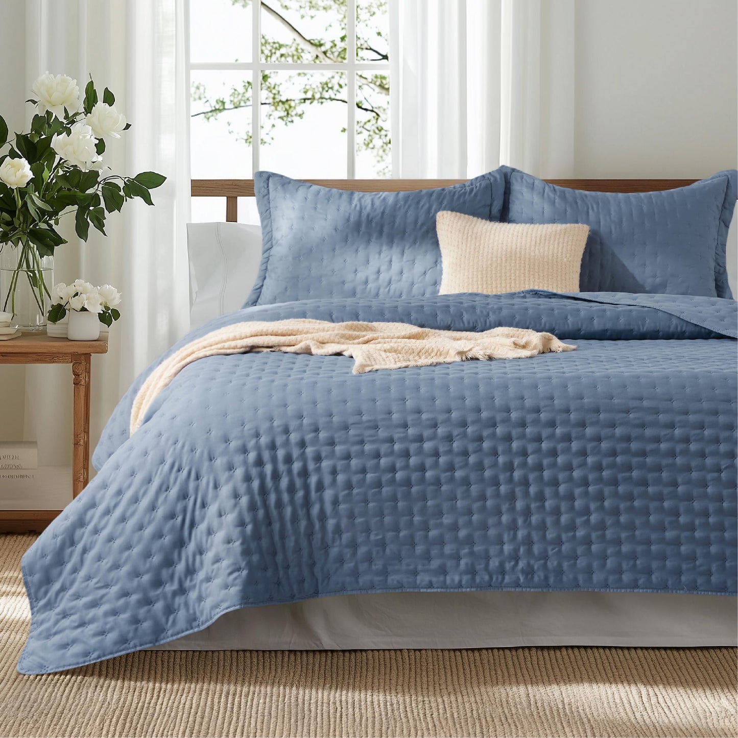 Bedsure King Quilt - Mineral Blue Bedspread King Size & Lightweight Comforter, Modern Coastal Coverlet with Clover Pattern, Ultra Soft All-Season Bedding, 106 x 96 Inches