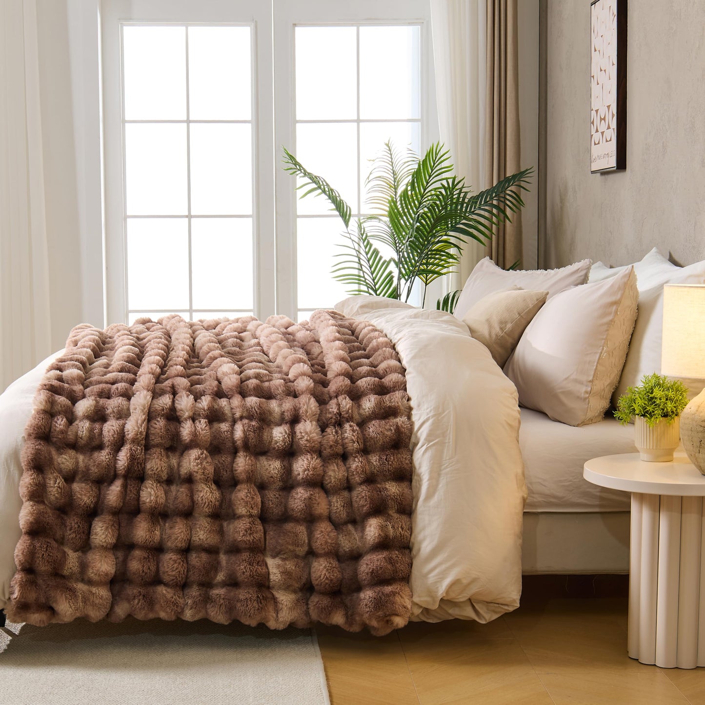 DOWNCOOL Faux Fur Throw Blanket for Couch, Soft Fluffy Fuzzy Plush Bubble Blanket for Sofa Bedroom Living Room, Cozy Warm Luxury Fleece Minky Blanket, 50x60 Inches Tie-dye Brown