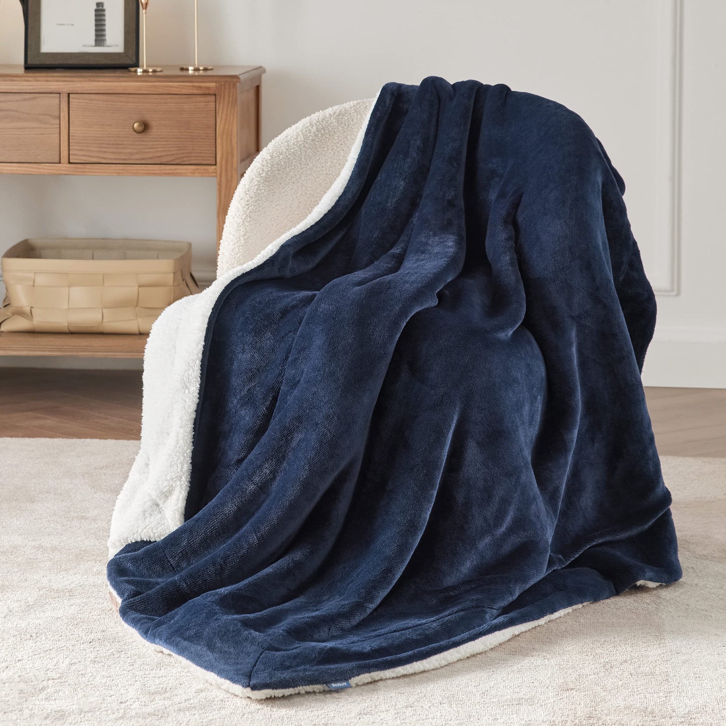 Bedsure Sherpa Fleece Throw Blanket for Couch - Fuzzy Soft Cozy Blanket for Winter, 50x60 Inches, Navy and White