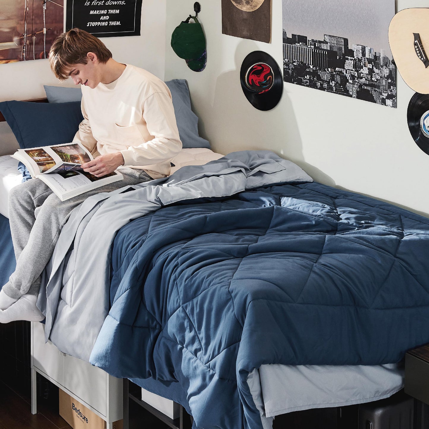 Bedsure Twin XL Comforter - 5 Pieces Reversible Blue Bed in a Bag, Twin XL Bedding Comforter Set College Dorm Essentials for Guys with 1 Flat Sheet, 1 Fitted Sheet, 1 Pillowcase and 1 Pillow Sham