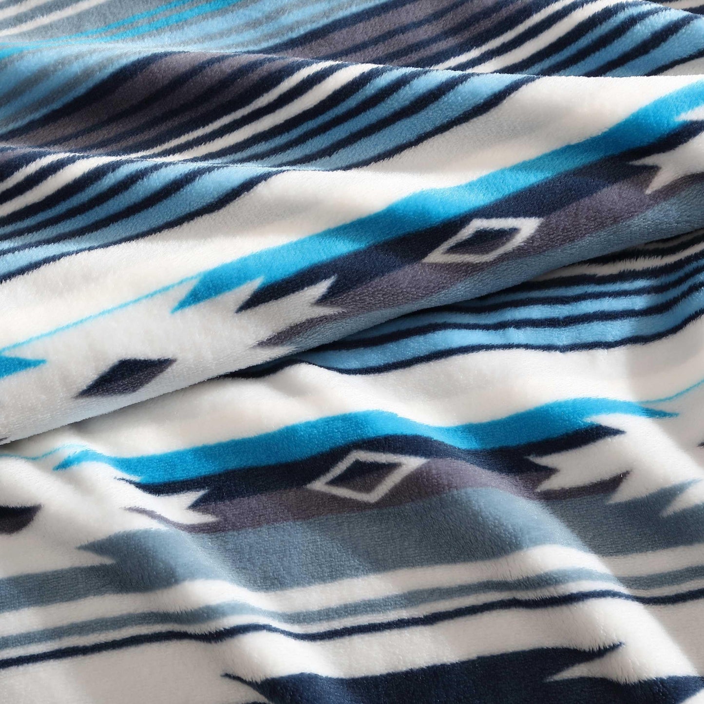 Wrangler - Blanket, Super Soft Plush Bedding, Yellowstone Inspired Throw Blanket for Couch or Bed (Coyote Sands Blue, 50" x 70")