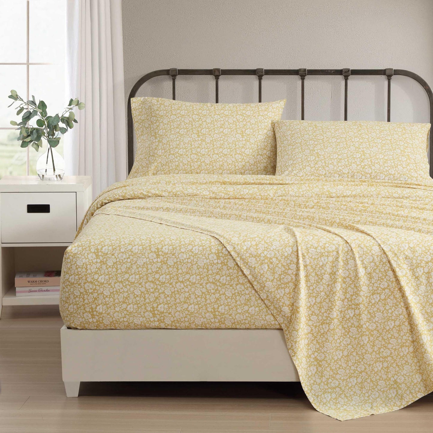 Laura Ashley – Twin Size Sheet Set, Crisp & Lightweight Cotton Percale Bedding with Fitted Sheet and Pillowcase, Floral Room Decor, Deep Pocket, College Dorm Room Essentials (Heirloom Ditzy Yellow)
