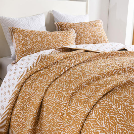 SahSahCasa Quilt Set Queen Size, 100% Cotton Quilt Bedding Set Bedspread, Botanical Pattern Solid Color Chic Lightweight Quilted Comforter for Queen Bed, White/Caramel, All Season, 3 Pieces