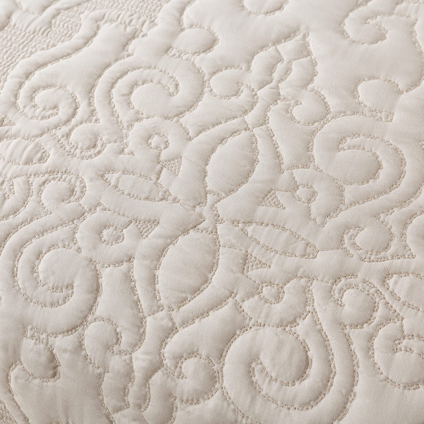NEWLAKE Quilt Bedspread Set, Beige Jacquard Embossed Floral Pattern Reversible Embroidered Microfiber Coverlet Sets, Queen Size