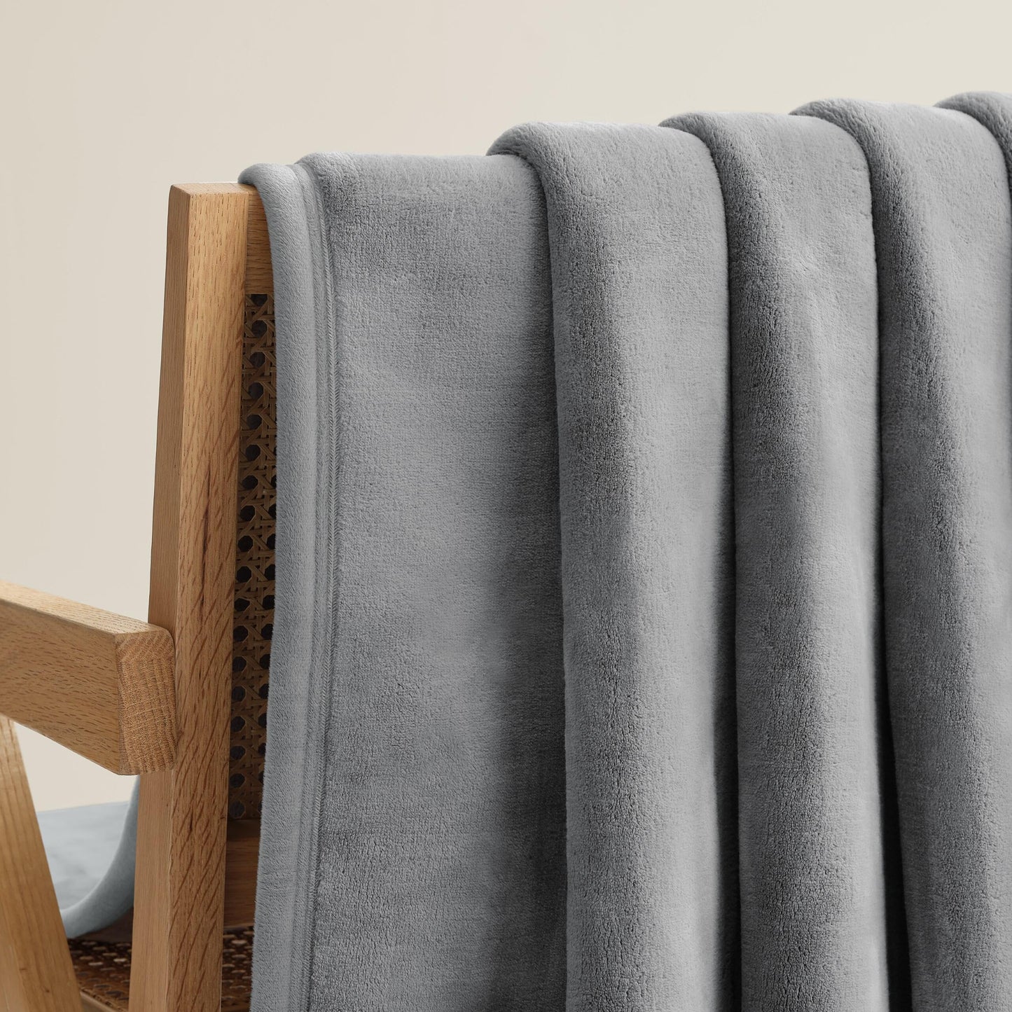 UGG Coco Plush Fleece Throw Blanket – Soft & Cozy Blanket for Couch, Bed & Sofa, Perfect for Home Decor, House Warming Gifts or Luxurious Birthday Gifts for Women, 50" x 70", Seal Gray