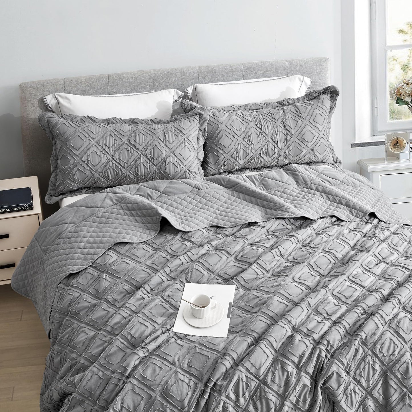 Blythease Oversized King Bedspread, Clipped Jacquard Diamond Quilt Set King/Cal King, Lightweight Tufted Reversible Coverlet, Scalloped Edge - Shabby Chic Boho Look, 3 Piece, Grey