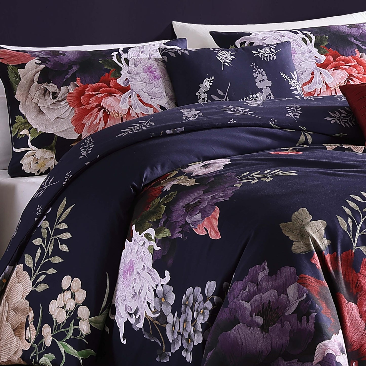 Bebejan Deep Purple Garden 5 Piece Comforter Set, 100% Cotton Sateen, 200 Thread Count, Floral Reversible Bedding Comforter Set, 1 Comforter, 2 Shams & 2 Pillows (King/Cal King)