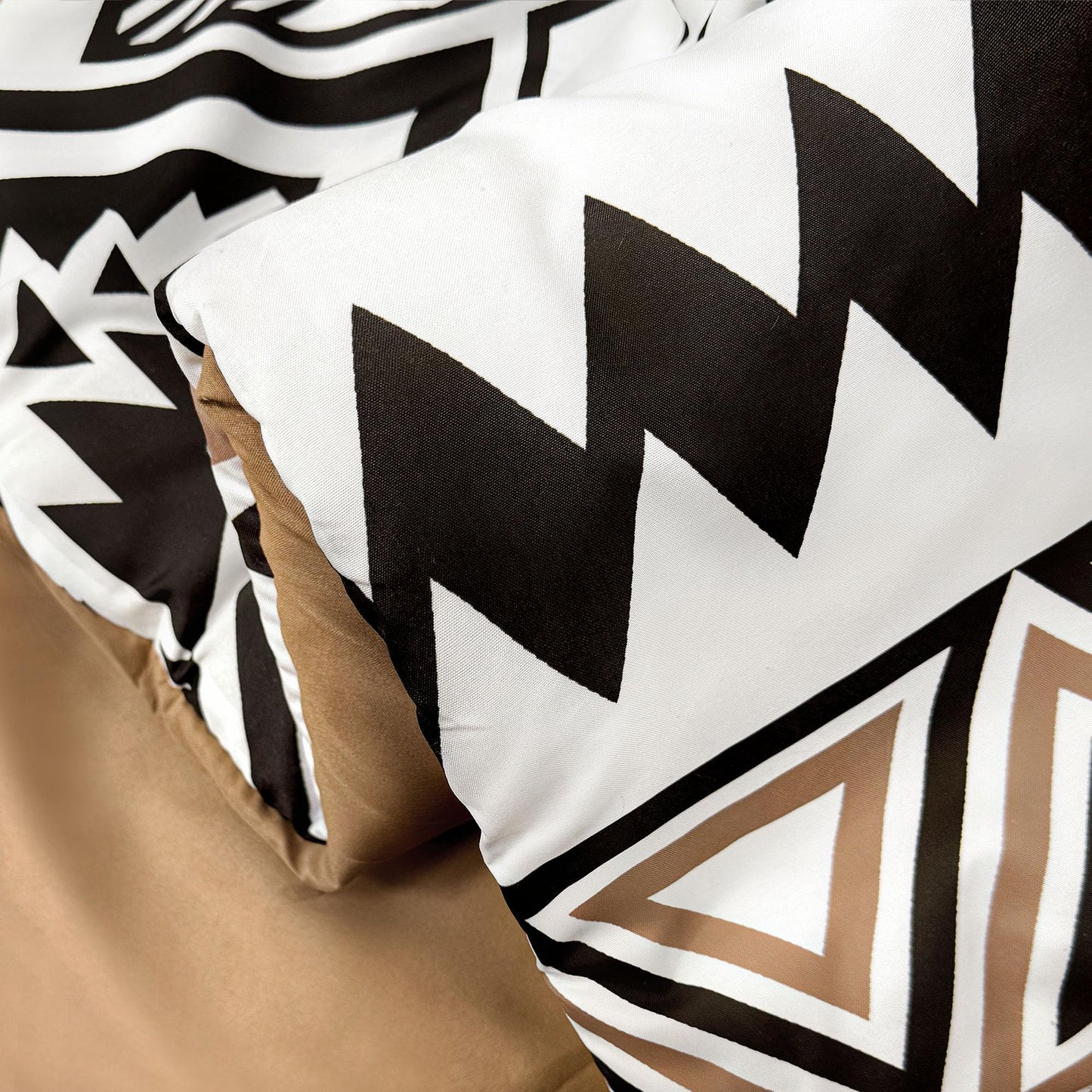 Tyrot King Comforter Set – 3 Piece Brown Boho Aztec Bedding, Western Southwestern Style Comforter Sets, Soft Lightweight Comforter for All Seasons, 1 Comforter & 2 Pillow Shams