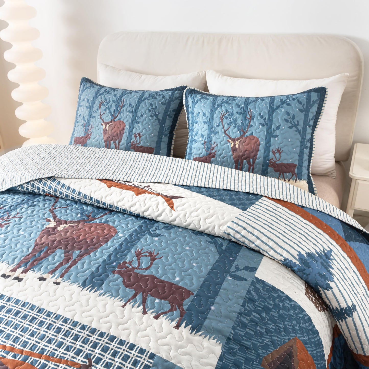 Soul & Lane True North Fish Quilt Set - Queen Size with 2 Shams, Rustic Cabin Bedding with Wildlife and Outdoor Nature Theme, Lodge Quilted Bedspread with Moose and Duck for Lake House & Hunting Decor