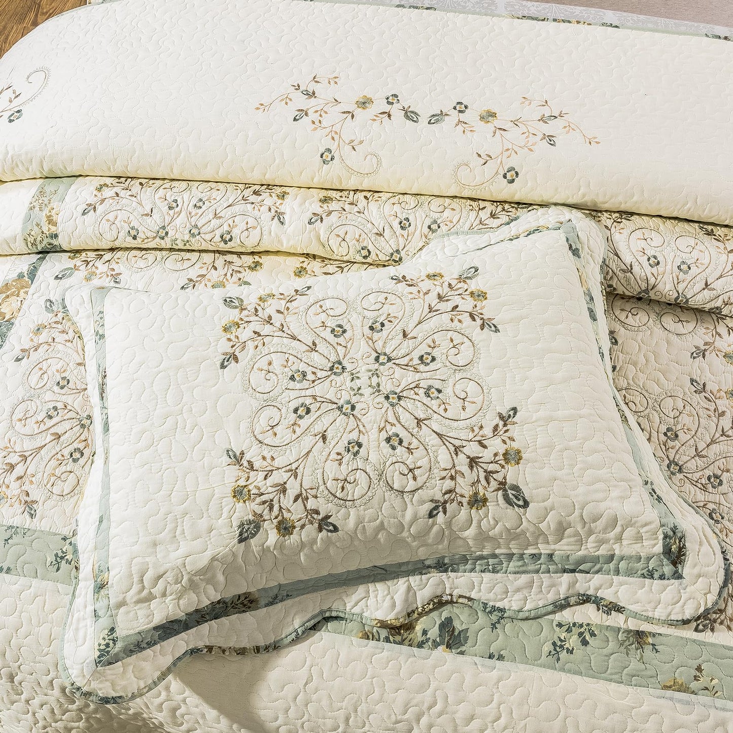 ROOMLIFE Quilt Set Full/Queen Size 3D Floral Embroidery Pattern 3-Piece Cotton Reversible Quilted Embroidered Decorative Bedspreads Coverlet Bedding Set, Lightweight &Soft, All Season(90" X 98")