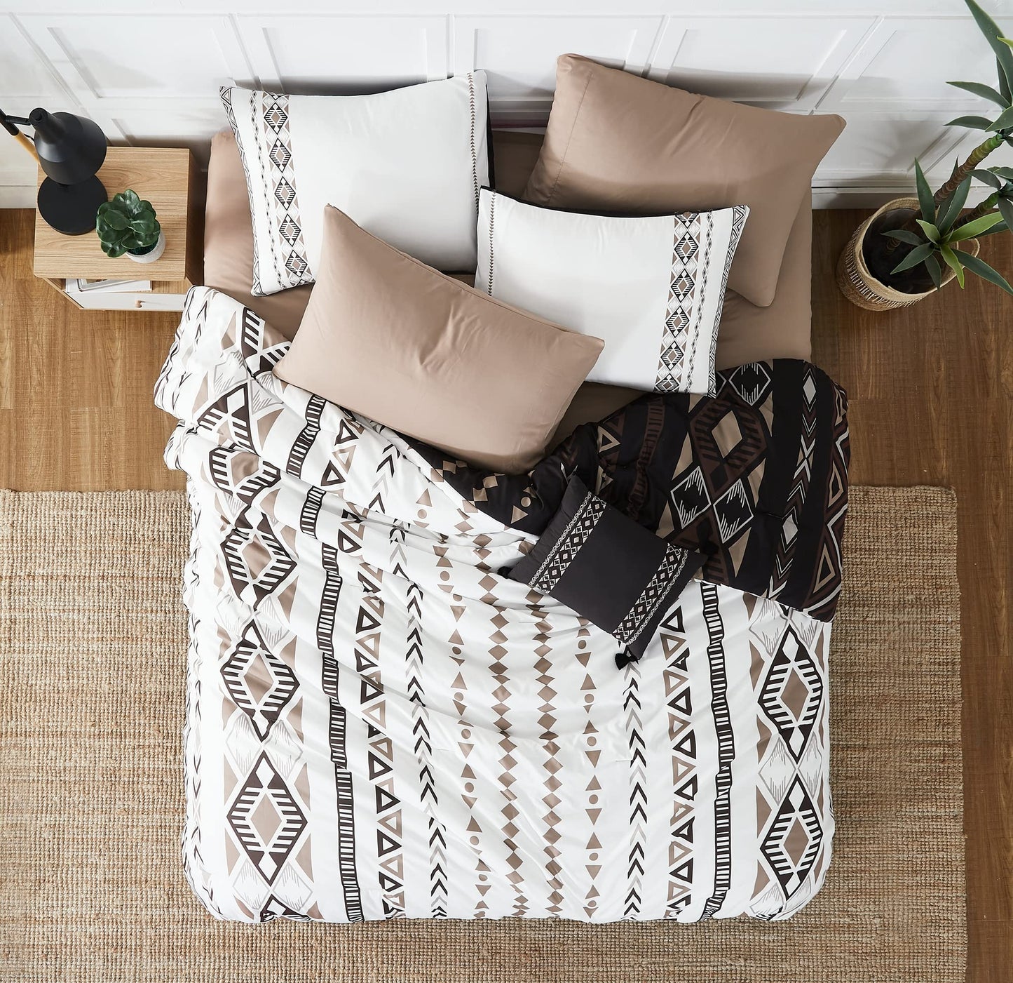 Geniospin King Size Comforter Set- 7 Pieces Boho Bed in a Bag, Western Bedding Set for All Seasons, Reversible Aztec Bedding, Lightweight Comforter Bed Set with Sheets, Pillowcases & Shams