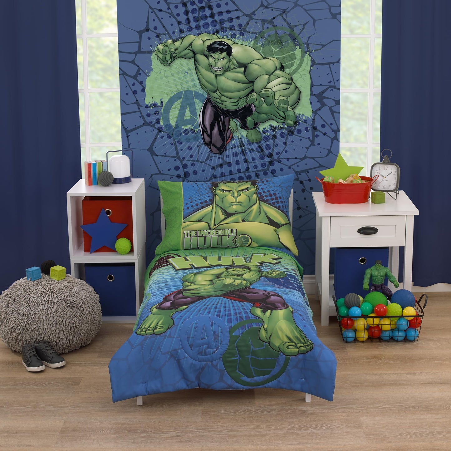 NoJo Marvel The Incredible Hulk Green, and Blue 4 Piece Toddler Bed Set - Comforter, Fitted Bottom Sheet, Flat Top Sheet, and Reversible Pillowcase