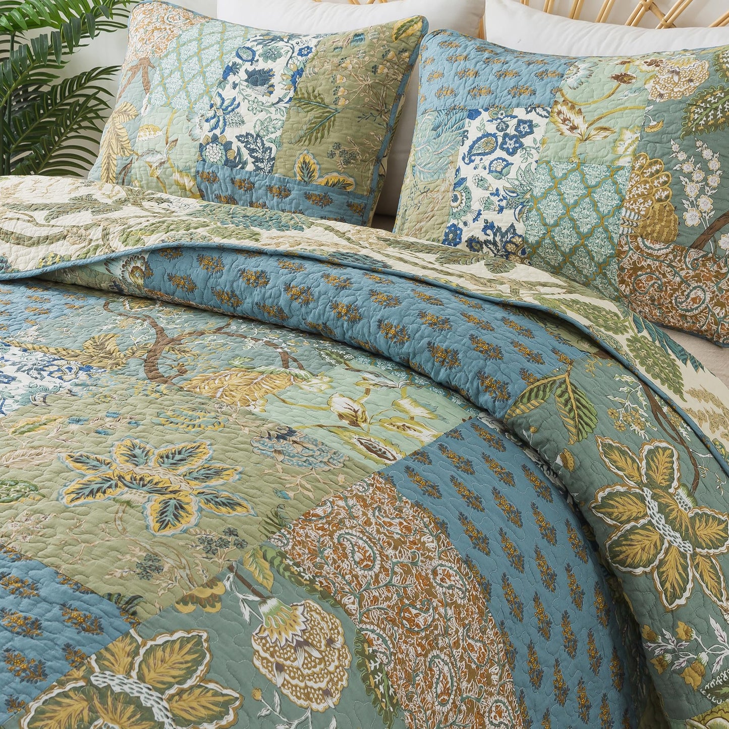 NEWLAKE Quilt Set King Size, 100% Cotton Patchwork Green Bohemian Quilt Sets, Reversible Bedspread Lightweight and Breathable for All Seasons, Soft Quilted Bedspread with 2 Pillow Shams