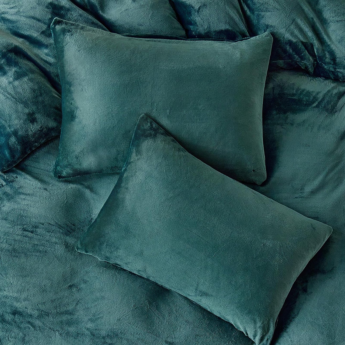 WARMDERN Peacock Blue Velvet Duvet Cover Set Queen Size, Luxury Milk Velvet Bedding Duvet Cover with Zipper Closure, 3pcs Ultra Soft Duvet Covers for All Seasons, 90" x 90", Peacock Blue