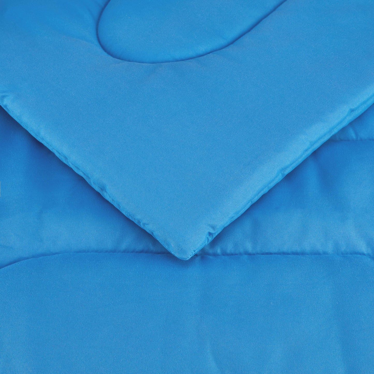Amazon Basics 7-Piece Soft, Easy-Wash Microfiber Kid's Bed-in-a-Bag Bedding Set with Sheet and Comforter, Full/Queen, Blue, Soft Solid