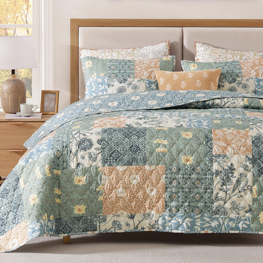 CASAAGUSTO Queen Quilt Set - 3 Pieces Patchwork Green Quilt Bedding Set, Lightweight Queen Bedspread Coverlet, Reversible Floral Bed Cover for All Seasons (90"x94", 1 Quilt + 2 Pillow Shams)