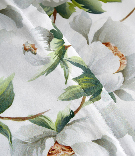 Duvet Cover Queen Size Set - Extra Soft Floral Duvet Cover 90 x 90 with 2 Pillow Shams - Comfy, Breathable Floral Bedding Set - Hotel Luxury & Fade Free with Zipper Closures and Ties - Magnolia Garden