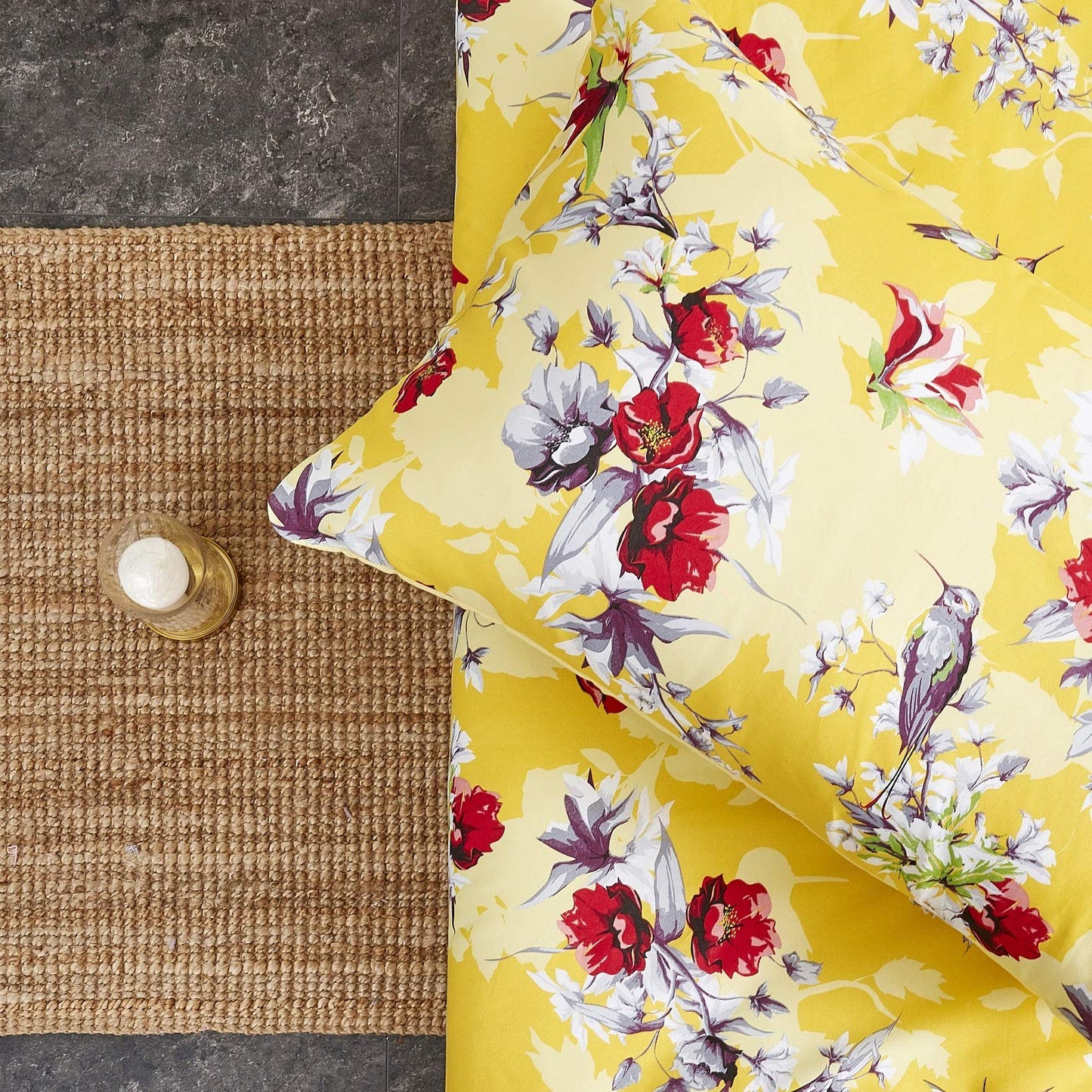 DaDa Bedding Radiant Sunshine Birds Floral Yellow Fitted Sheet - Spring Time Hummingbirds Bright Vibrant Multi-Colorful Red Flowers w/Pillow Cases Set - Full Size - 3-Pieces