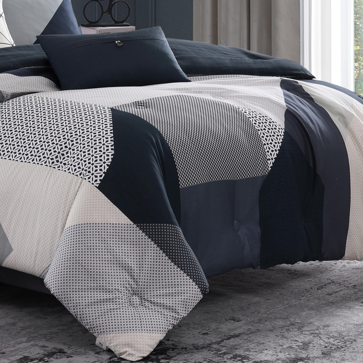 Bebejan Geo Fusion 5 Piece Comforter Set, 100% Cotton Sateen, 220 Thread Count, Patchwork Reversible Bedding Comforter Set, 1 Comforter, 2 Shams & 2 Pillows (King/Cal King)
