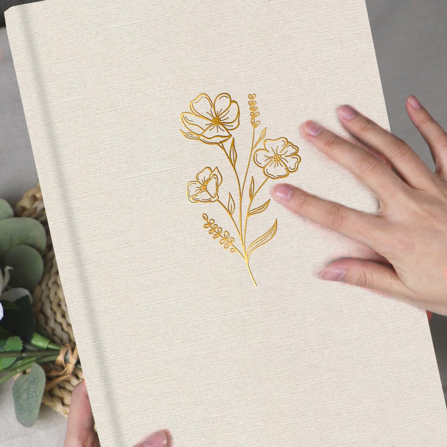 Holoary Photo Album 4x6 300 Photos, 300 Pockets 4”x6” Picture Album, Linen Fabric Cover Big Picture Book for Photos with Writing Area, 4x6 Photo Albums for Family Weddings Travel Memories(Beige)