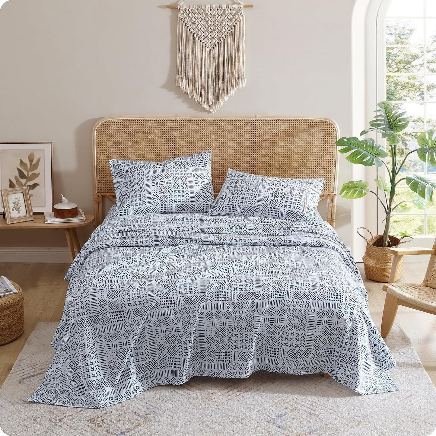 Indigo Ink Queen Size 4-Piece Sheet Set - Fitted & Flat Sheets & Pillowcases, Boho Pattern, Soft & Breathable, Durable & Wrinkle Resistant, Deep Pocket Sheets, White Denim Collection, Navy Blue