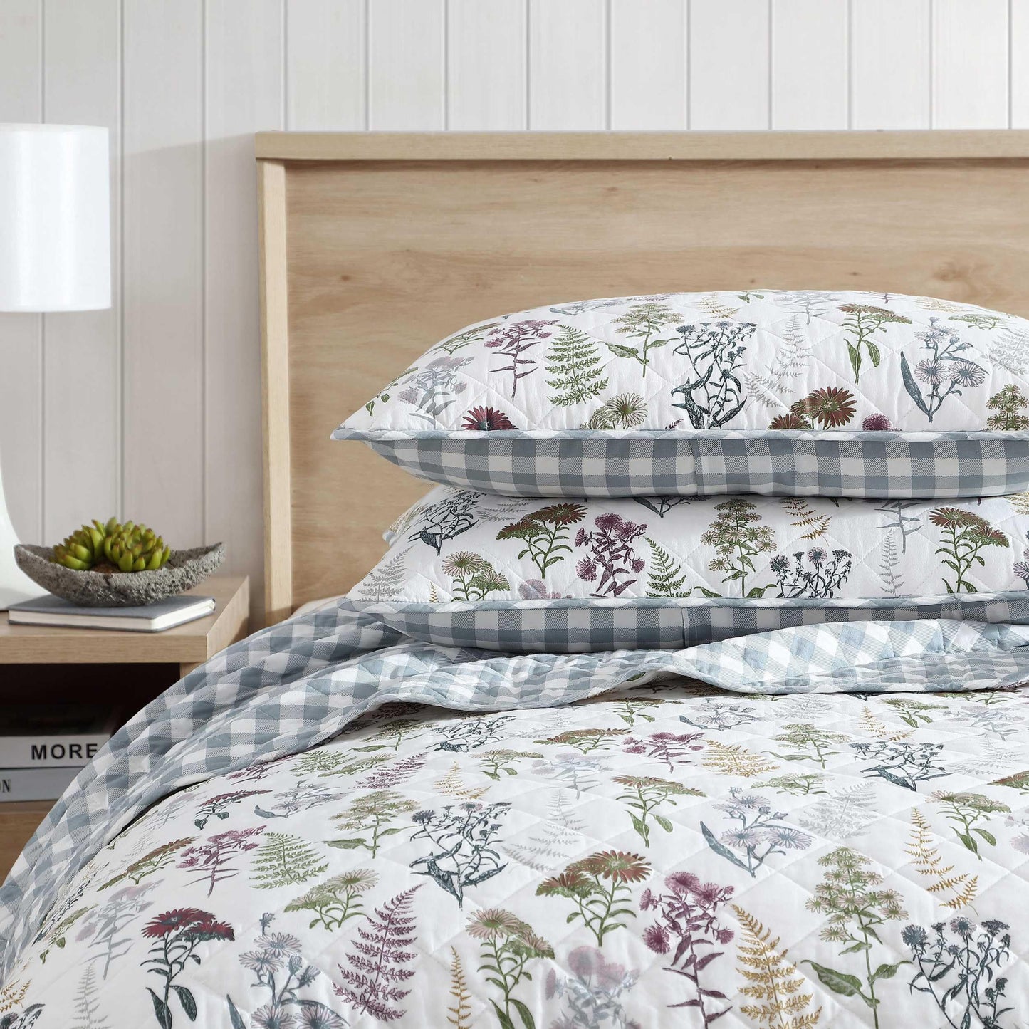 Eddie Bauer - Full/Queen Quilt Set, Reversible Cotton Bedding with Matching Shams, Classic Floral Home Decor with Plaid Reverse (Flower Field Green, Full/Queen)