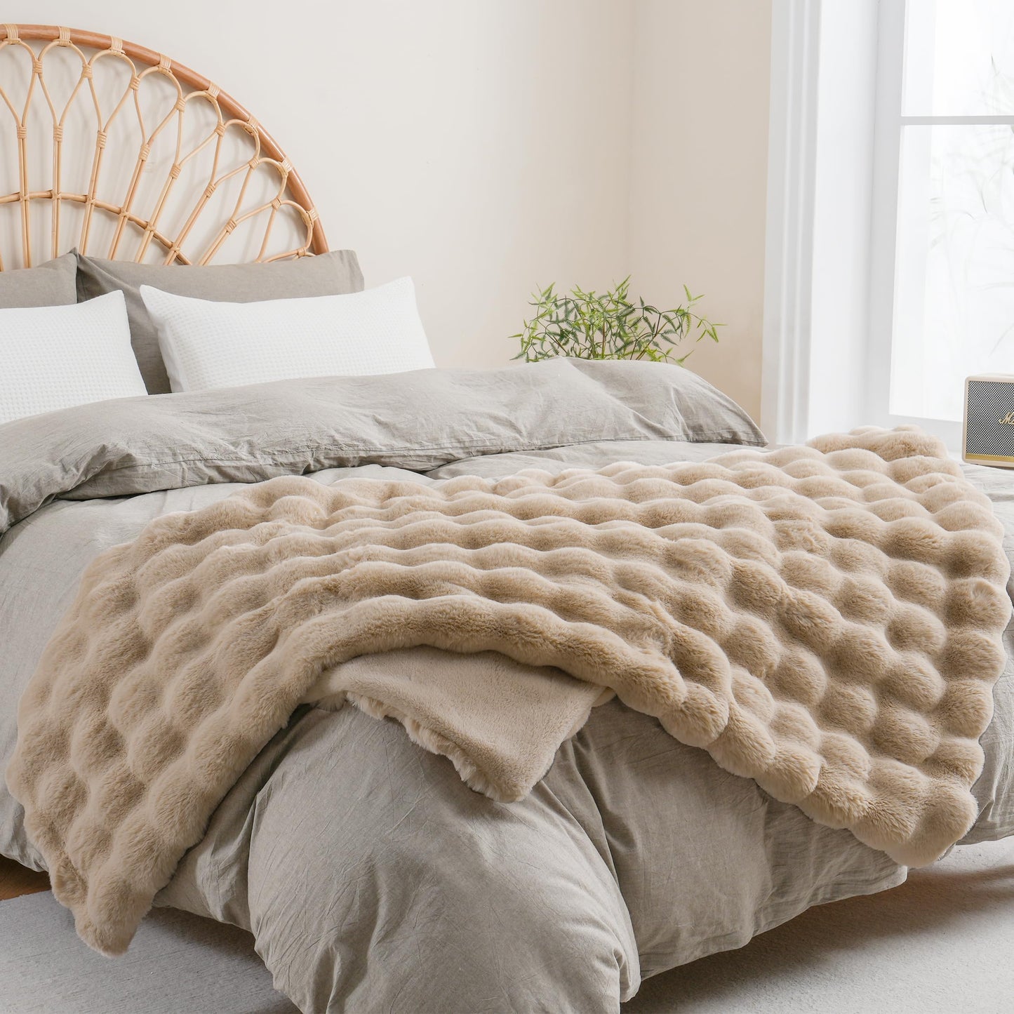 BENVWE Faux Fur Throw Blanket for Couch - Cozy Fuzzy Soft Plush Fluffy Thick Luxury Minky Bubble Blanket for Living Room Home Decor- Mothers Day Birthday Gifts for Women, Beige, 51" x 63"