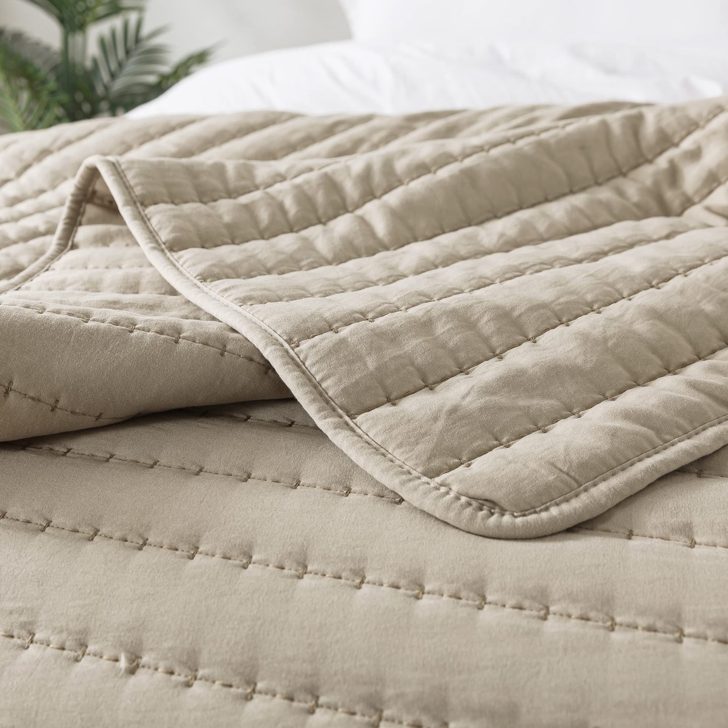 ROARINGWILD Beige Cream Tan King Size Quilt Bedding Sets with Pillow Shams, Lightweight Soft Bedspread Coverlet, Quilted Blanket Thin Comforter Bed Cover for All Season, 3 Pieces, 104x90 inches