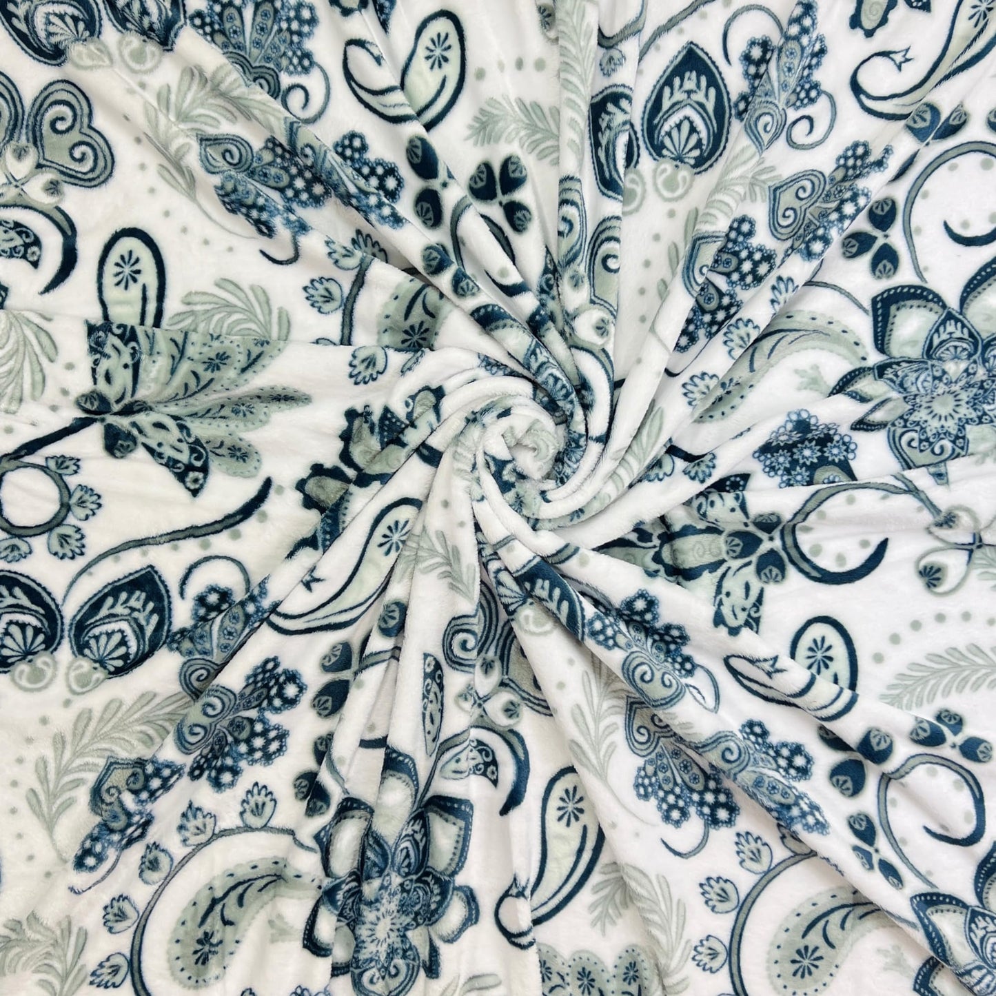 Serafina Home Throw Blanket: Velvety Soft, Durable Fleece Accent for Bed or Couch (Navy Damask and Paisley, 50 x 70 inches)